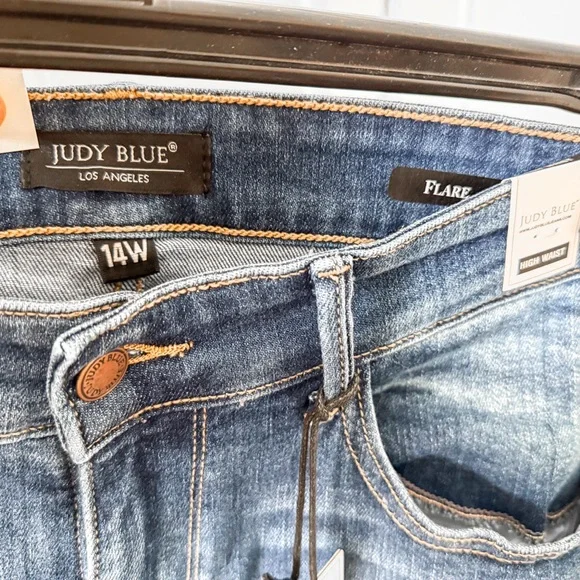 NWT Judy Blue Flare Jeans - Picture 5 of 6